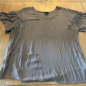 🌻🌻Torrid Gray Blouse-Size 3 🌻🌻